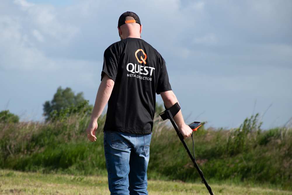 Quest t-shirt XXL